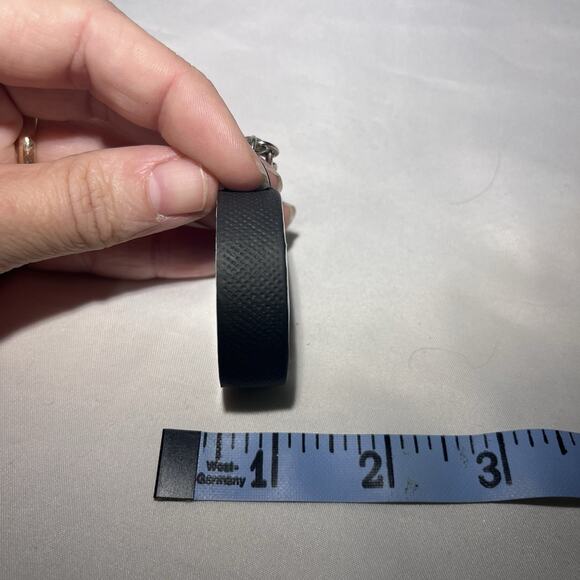 Labatt Blue Hockey Puck Blue Zone Keychain NHL Promotional Ad - Picture 4 of 4